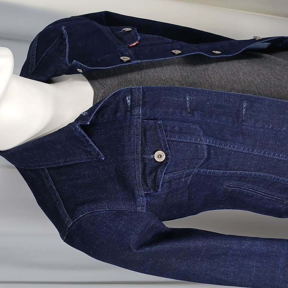 Levi's women's blue denim jeans jacket.  NWOT.  Medium